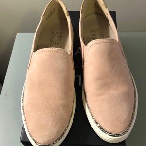 NWT pink suede shoe 7